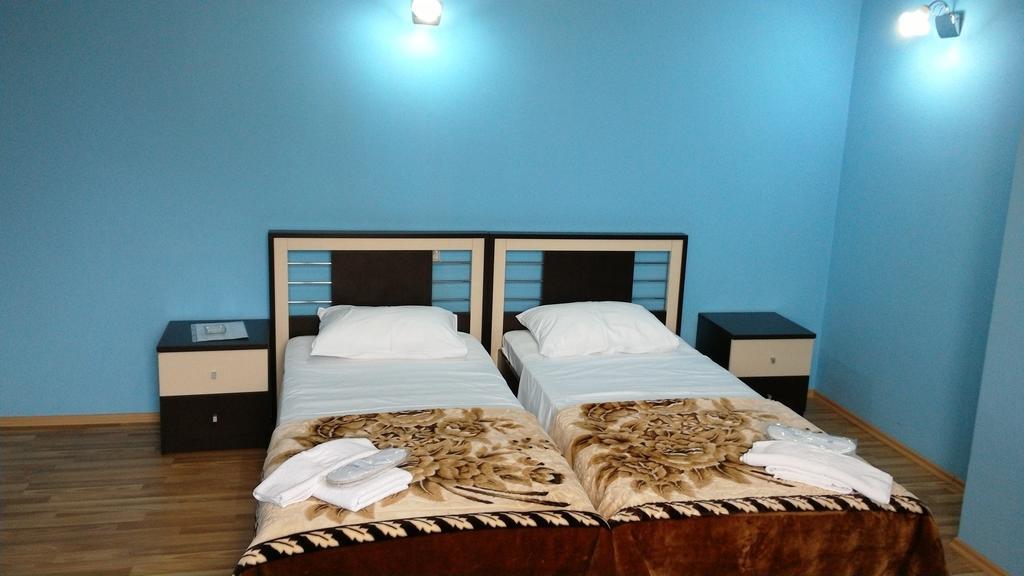Europa+T Hotel Тбилиси Экстерьер фото