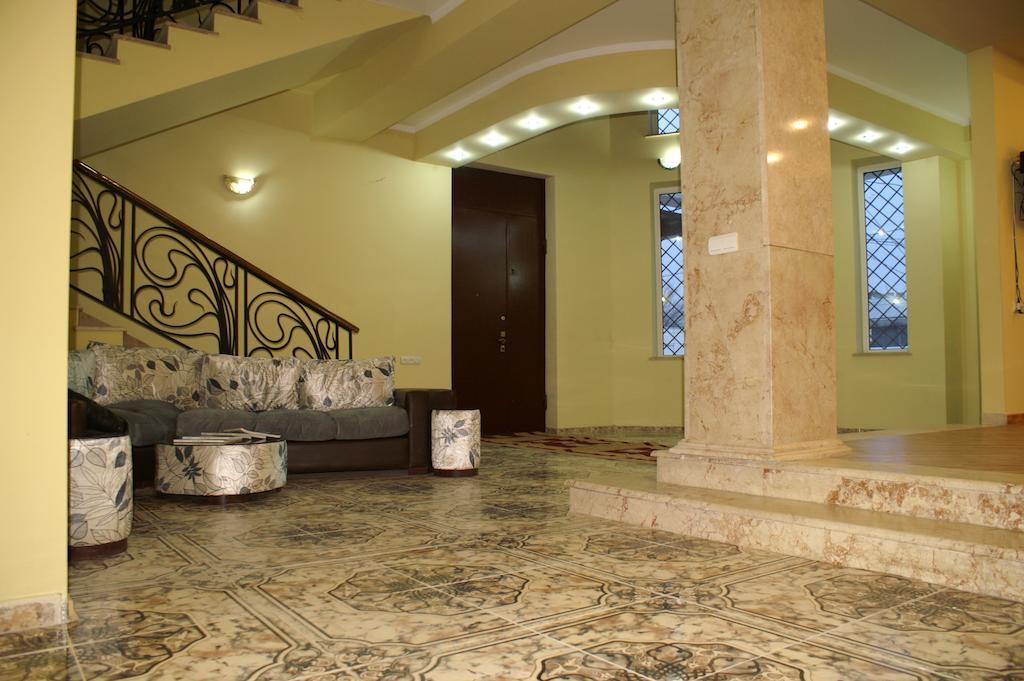 Europa+T Hotel Тбилиси Экстерьер фото
