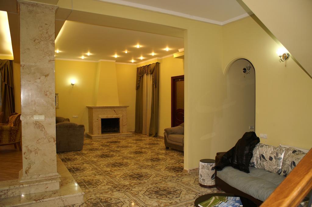 Europa+T Hotel Тбилиси Экстерьер фото