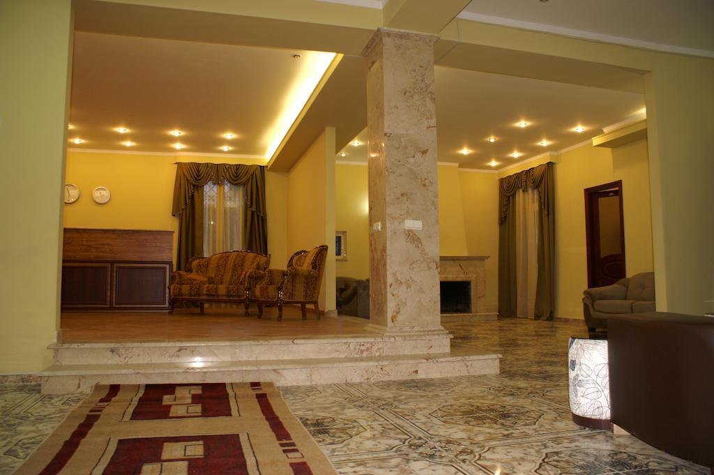 Europa+T Hotel Тбилиси Экстерьер фото